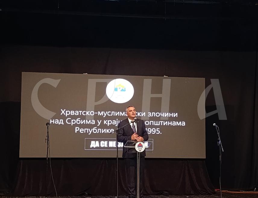 МРКОЊИЋ ГРАД, 10. ОКТОБРА /СРНА/ - Предсједник Владе Републике Српске Саво Минић поручио је данас у Мркоњић Граду, гдје је обиљежена 31 година од злочина које су починиле хрватске и муслиманске снаге над више од 2.000 Срба из западнокрајишких општина, да је неопходно наћи начин да млади буду упознати са српским страдањима.