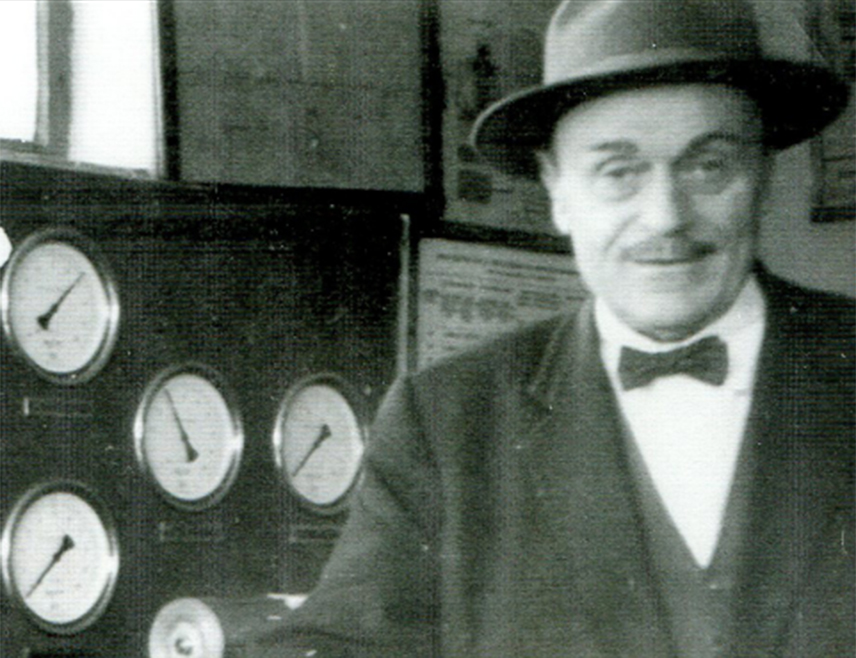 BIJELJINA, OCTOBER 12 /SRNA/ - Dobrivoje Božić, a Serbian mechanical engineer, inventor and designer of the first modern air brake for railway vehicles, died on October 13, 1967.