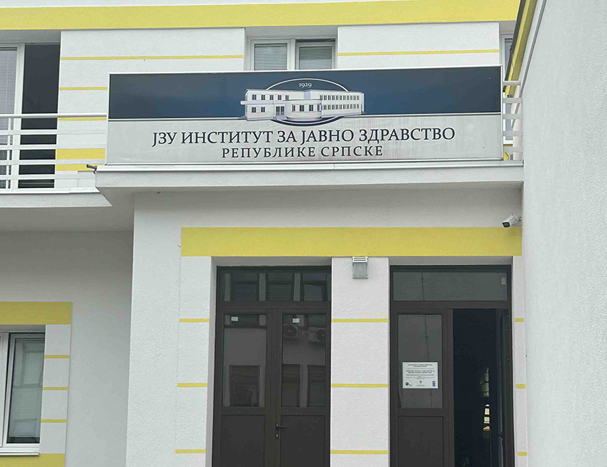 БАЊАЛУКА, 12. ОКТОБРА /СРНА/ - У болницама у Републици Српској пријављено је 13 случајева обољелих од тешке акутне респираторне инфекције који су захтијевали хоспитализацију, а највише су погођени најмлађи, речено је Срни у Институту за јавно здравство Српске.