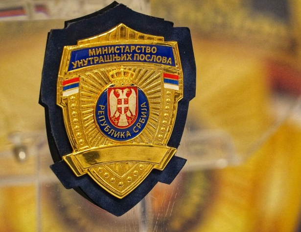 БЕОГРАД, 12. ОКТОБРА /СРНА/ - Мушкарац из околине Ниша /67/ пијан је возио мопед у траци за саобраћај из супротног смјера, саопштено је из Министарства унутрашњих послова /МУП/ Србије.