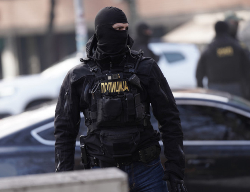 БЕОГРАД, 14. ОКТОБРА /СРНА/ - Седам припадника организоване криминалне група ухапшено је у Београду и Пожаревцу, а сумњиче се за отмице и ликвидације у ова два града.