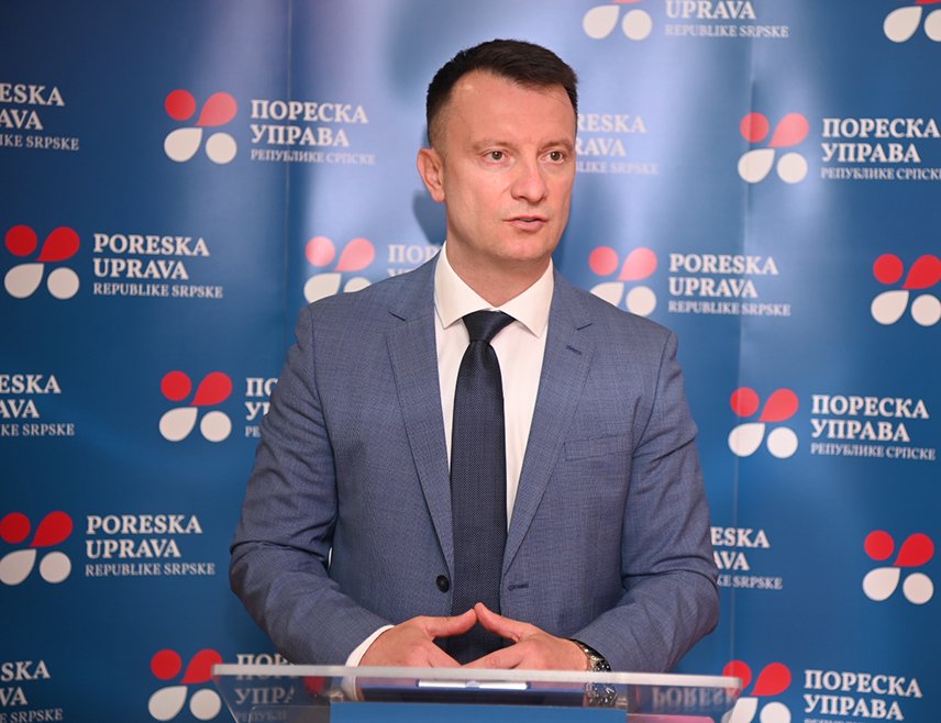 БАЊАЛУКА, 14. ОКТОБРА /СРНА/ - Пореска управа Републике Српске је од јануара до септембра на рачун јавних прихода Српске прикупила 3,602 милијарди КМ, односно више  за 10 одсто или 341,4 милион КМ у односу на исти период лани, при чему је раст наплате остварен у свим категоријама јавних прихода.