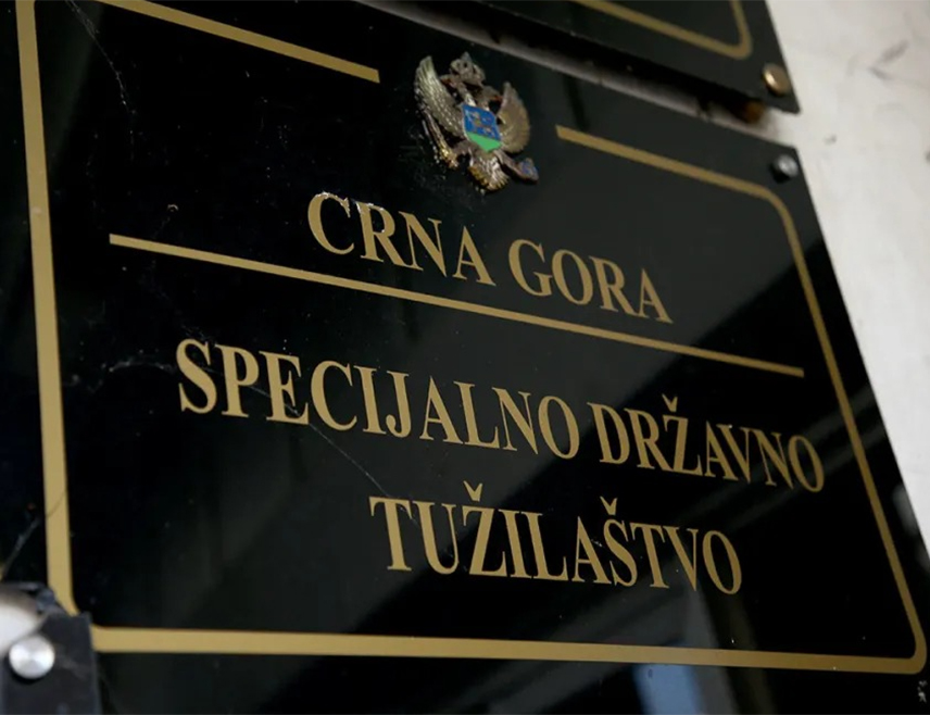ПОДГОРИЦА, 15. ОКТОБРА /СРНА/ - Специјално државно тужилаштво Црне Горе затражило је трајно одузимање имовинске користи стечене криминалном активношћу Стефана Јанковића, правоснажно осуђеног за стварање криминалне организације.