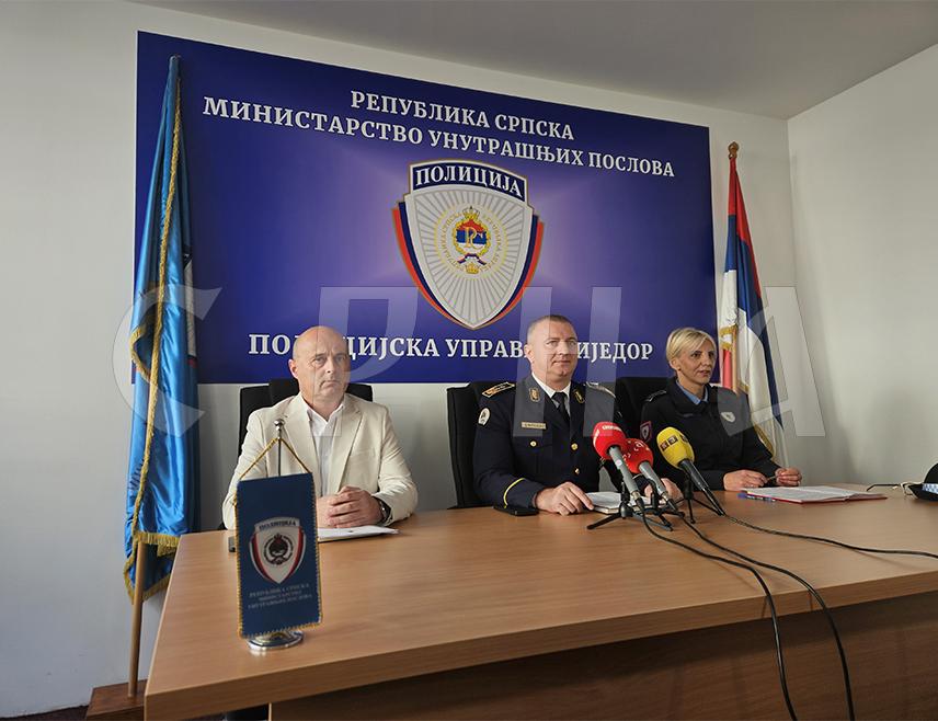 ПРИЈЕДОР, 15. ОКТОБРА /СРНА/ - Број контролисаних миграната на подручју у надлежности Полицијске управе Приједор вишеструко је повећан за девет мјесеци ове године у односу на лани, али није било кривичних дјела и прекршаја које су починили, рекли су данас представници ове управе.