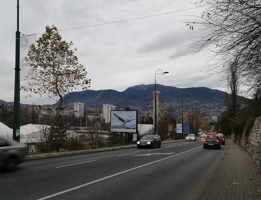 БАЊАЛУКА, 16. ОКТОБРА /СРНА/ - Због појачане фреквенције у градским центрима и извођења радова на бројним дионицама, из Ауто-мото савеза Републике Српске јутрос су истакли да се може очекивати спорије одвијање саобраћаја.