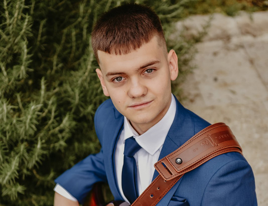 БИЛЕЋА, 17. ОКТОБРА /СРНА/ - Млади Билећанин Гојко Самарџић један је од 10 кандидата који су ове године уписали Факултет драмских уметности /ФДУ/ у Београду и једини из БиХ који је успио да положи пријемни испит на програму глуме од 385 кандидата.