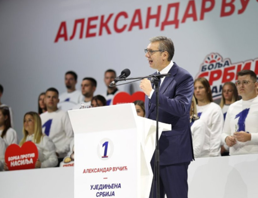 БЕОГРАД, 16. ОКТОБРА /СРНА/ - Носилац листе "Уједињена Србија" Александар Вучић изјавио је вечерас да ће на парламентарним изборима 25. октобра грађани Србије, а не неко ван земље, одлучити какву будућност желе.