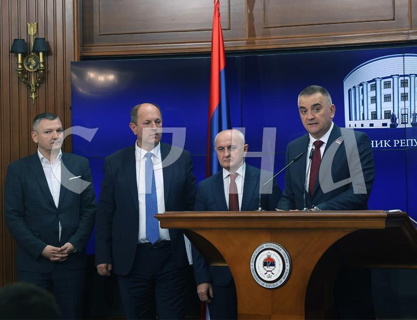 BANJA LUKA, OCTOBER 19 /SRNA/ – Republika Srpska Prime Minister Savo Minić announced that the Republika Srpska Government would receive updates every seven days on the decision-making and accountability system at the Ugljevik Mine and Thermal Power Plant /RiTE Ugljevik/, stressing that the trust of citizens shown at the elections must be justified.