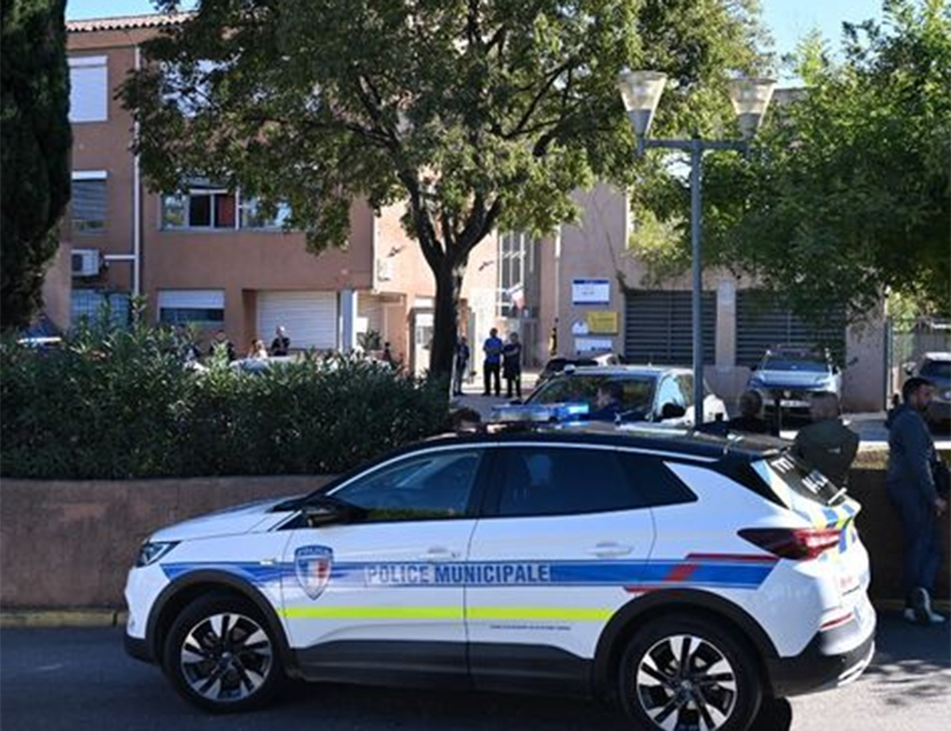 BUCHAREST, OCTOBER 19 /SRNA-Reuters/ – A 13-year-old pupil stabbed another student and a teacher in the northern Romanian city of Bistrița, police said today.