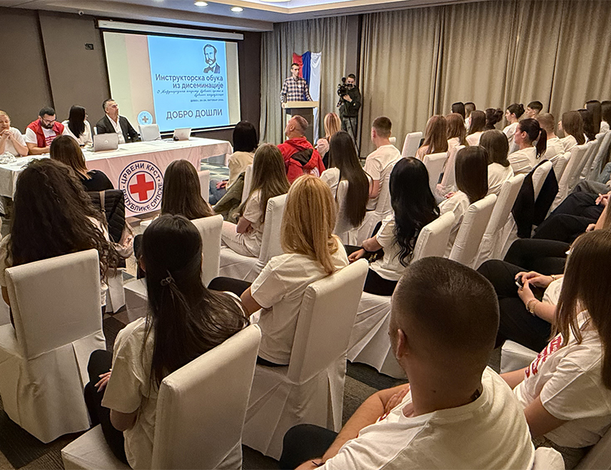 ДОБОЈ, 20. ОКТОБРА /СРНА/ - Код младих у Републици Српској присутна је велика хуманост и заинтересованост за рад у Црвеном крсту, изјавила је вечерас у Добоју потпредсједник Црвеног крста Српске Јасмина Богдановић.