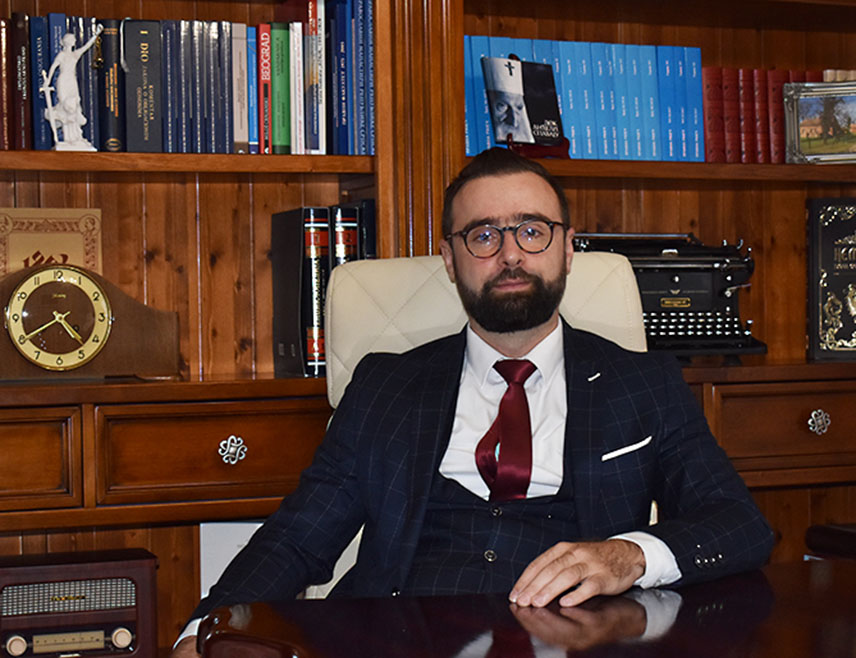 BANJA LUKA, OCTOBER 21 /SRNA/ – Dragan Dakić, international law adviser to Republika Srpska National Assembly Speaker, said that foreign election observers in BiH had also noticed anomalies, including the imposition of the BiH Electoral Law by Christian Schmidt, his ban on financing the SNSD and United Srpska parties, and the Central Election Commission’s /CEC/ repressive approach to political expression.