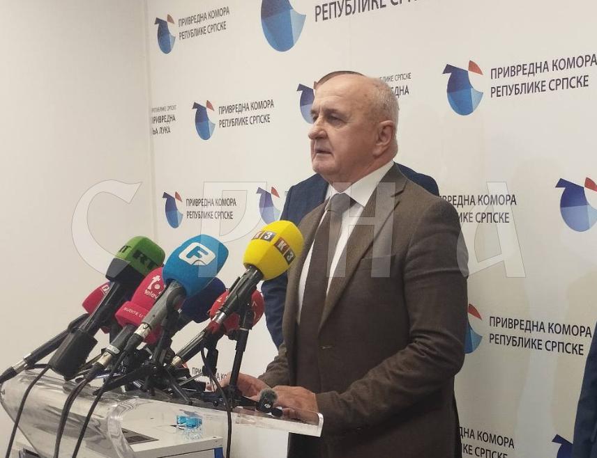 БАЊАЛУКА, 21. ОКТОБРА /СРНА/ - "Електропривреда Републике Српске" извршиће у наредном периоду анализу потрошње електричне енергије за домаћинства у Српској, најавио је данас министар енергетике и рударства Петар Ђокић.