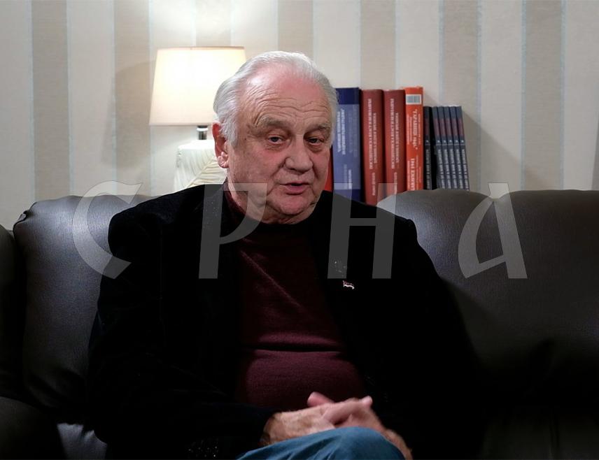 БАЊАЛУКА, 23. ОКТОБРА /СРНА/ - Некадашњи предсједник Народне скупштине Републике Српске Драган Калинић изјавио је да су се стекли услови за доношење новог устава Српске, који би требало да садржи оно што јој је признато Дејтонским мировним споразумом.