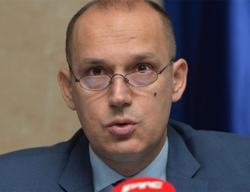 БЕОГРАД, 22. ОКТОБРА /СРНА/ - Министар здравља Србије у техничком мандату Златибор Лончар рекао је да нису тачни медијски наводи да се у породилишту Клинике за гинекологију и акушерство /ГАК/ у Вишеградској улици у Београду обрушио плафон на бебе.