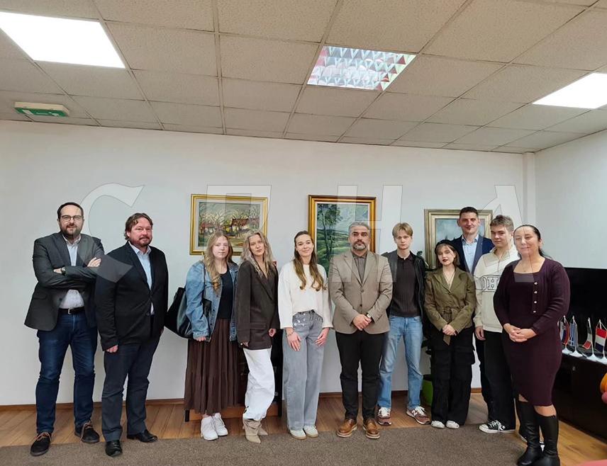 PALE, OCTOBER 23 /SRNA/ – Five students from Ivanovo State University in the Russian Federation have arrived at the Faculty of Philosophy of the University of Istočno Sarajevo, where they will spend a month as part of an international academic exchange program.