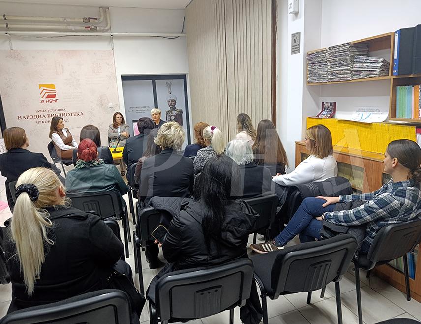 МРКОЊИЋ ГРАД, 24. ОКТОБРА /СРНА/ - У Мркоњић Граду вечерас је организована панел дискусија о превенцији, раном откривању карцинома дојке и подршци женама.