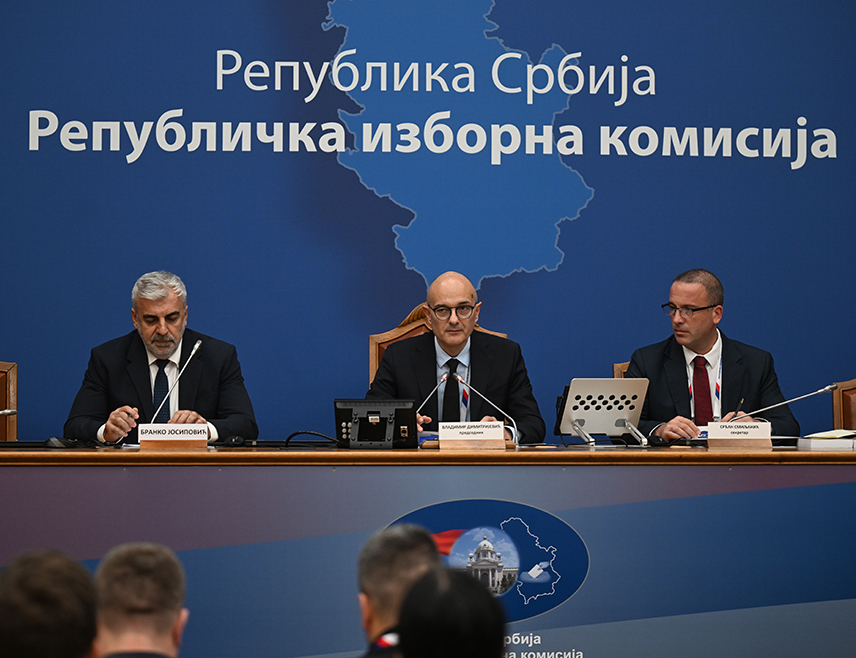 БЕОГРАД, 25. ОКТОБРА /СРНА/ - У Србији је на ванредним парламентарним изборима до 18.00 часова излазност, без Косова и Метохије, износила 64,89, саопштила је Републичка изборна комисија /РИК/.