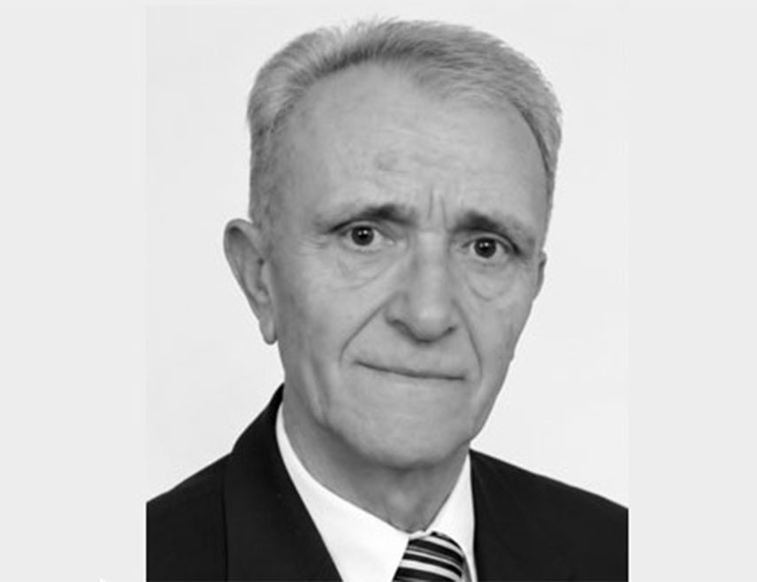 ПАЛЕ, 26. ОКТОБРА /СРНА/ - Професор емеритус Економског факултета Универзитета у Источном Сарајеву Васо Драговић преминуо је у 81. години, а током каријере оставио је неизбрисив траг у академској заједници, саопштено је из овог универзитета.