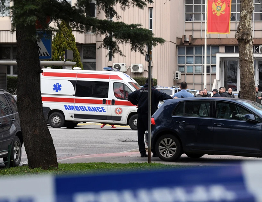 НИКШИЋ, 28. ОКТОБРА /СРНА/ - Четрнаестогодишњак је смртно страдао у никшићком насељу Озринићи, а сумња се да се несрећа догодила усљед превртања виљушкара.