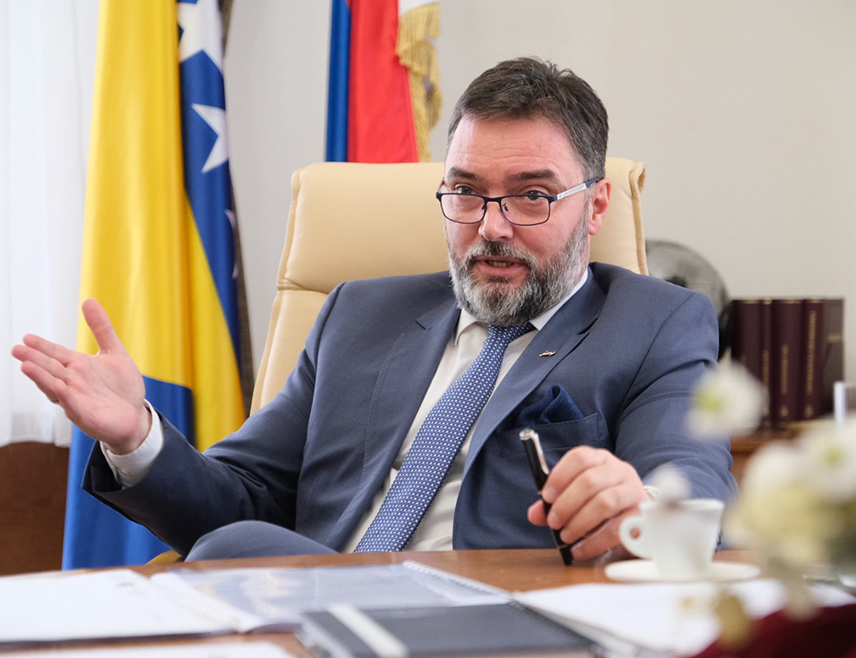 SARAJEVO, OCTOBER 28 /SRNA/ – Council of Ministers Deputy Chair Staša Košarac told SRNA that the threats directed at the National Assembly of Republika Srpska serve as a serious warning that calls for religious hatred, extremism and violence must neither be ignored nor downplayed.