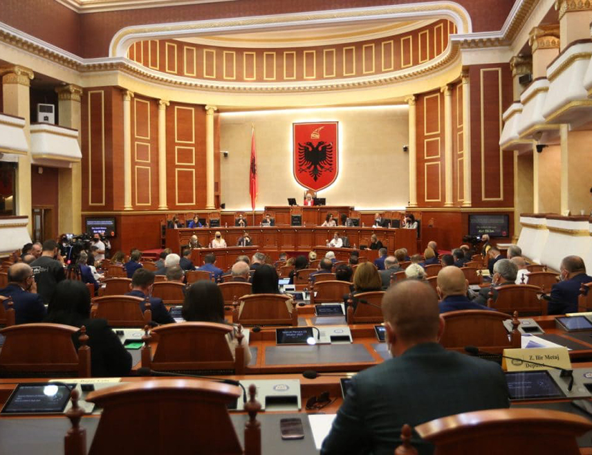 TIRANA, OCTOBER 29 /SRNA/ - The Albanian Government has adopted a package of measures to curb violence at protests, including fines of up to 500,000 lek, or about 5,500 euros. The highest fine is reserved for anyone who disobeys a police order to disperse a gathering while concealing their identity.