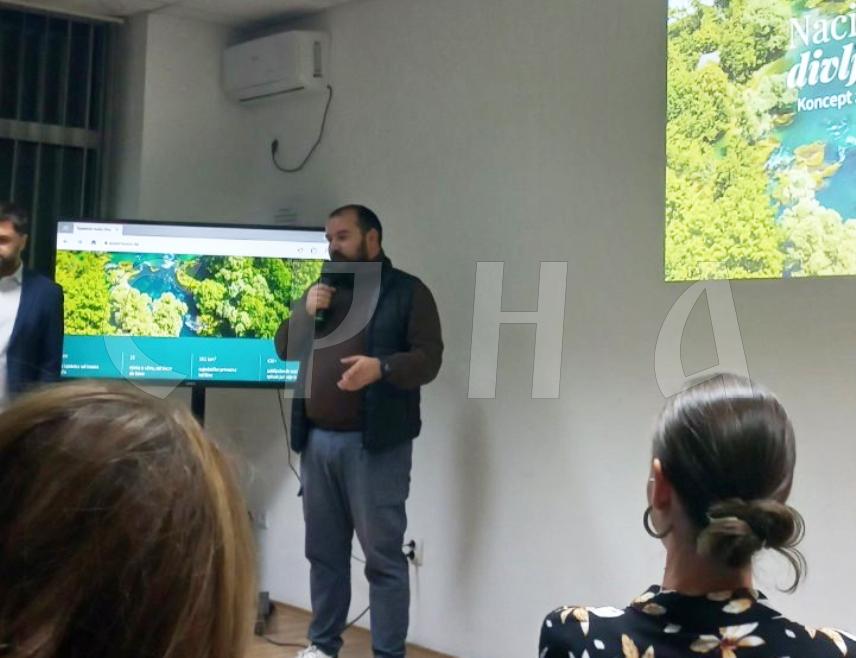 КОЗАРСКА ДУБИЦА, 29.ОКТОБРА /СРНА/ - Козарска Дубица подржава иницијативу за успостављање новог националног парка "Дивља ријека Уна" чији је циљ да заштити Уну од извора до ушћа обухватајући око 650 километара ријечних токова кроз БиХ и Хрватску.