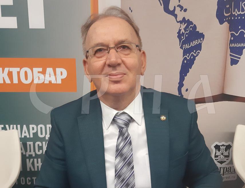 БЕОГРАД, 29. ОКТОБРА /СРНА/ - Предсједник Академије наука и умјетности Републике Српске /АНУРС/ Драгољуб Мирјанић изјавио је Срни да је данас Центру за дигитализацију Српске академије наука и уметности /САНУ/ у Београду предао седам до сада објављених томова Енциклопедије Републике Српске, чиме је почела дигитализација овог значајног пројекта.