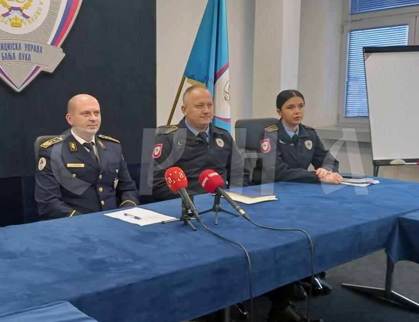 БАЊАЛУКА, 30. ОКТОБРА /СРНА/ – Стање безбједности на подручју Полицијске управе Бањалука током девет мјесеци ове године је  задовољавајуће, али забрињавају подаци о безбједности саобраћаја и 4.328 саобраћајних незгода у којима је погинуло 20 лица, изјавио је начелник ове управе Ђурица Вукелић.